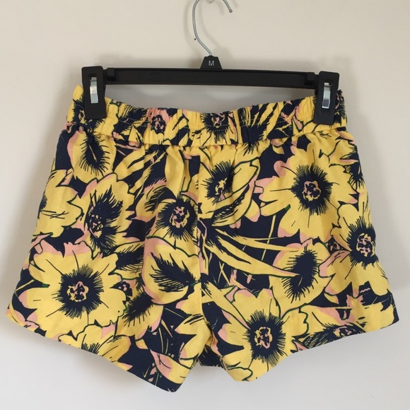 J. Crew Pants - 3/$18 Sale J Crew Hawaiian Print Shorts w/pockets